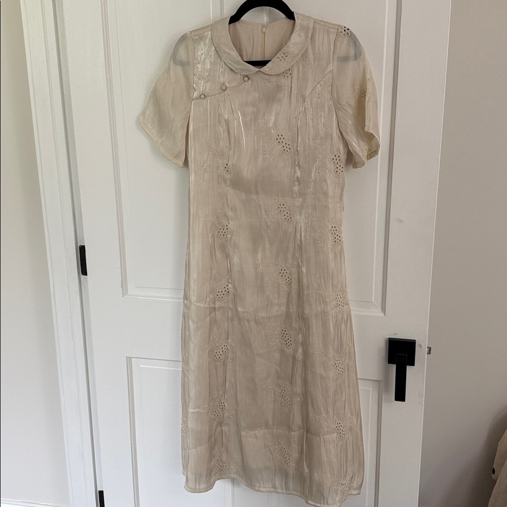 Elegant Cream Short Sleeve Dress